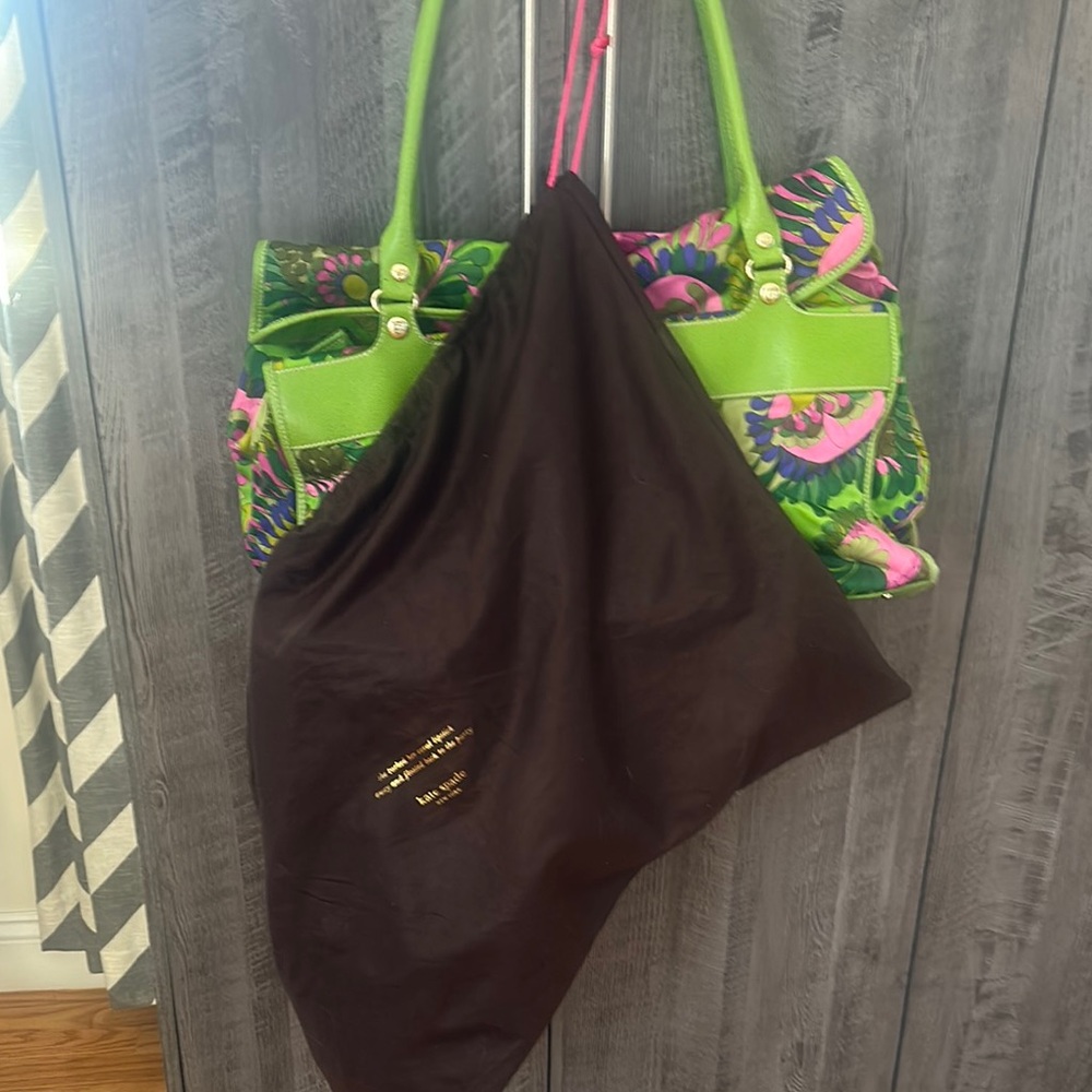 Kate Spade Green and Pink Travel Bag with Tropical Print - Picture 10 of 11